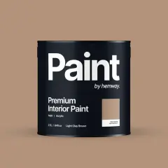 Puszka z farbą "Paint by hemway" w odcieniu Light Clay Brown. Ta brunatna farba z glinki nada wnętrzu ciepły, naturalny charakter.