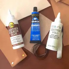 Trzy kleje do skóry: Aleene's Leather & Suede Glue, Barge All Purpose Cement i Eco-Flo Leather Weld. Idealne, by dowiedzieć się, czym skleić skórę.