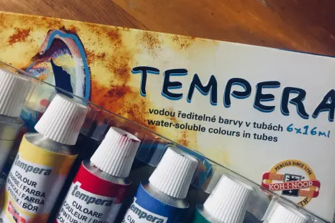 Zestaw farb wodnych tempera w tubkach Koh-I-Noor. Idealne do malowania, co to jest tempera?