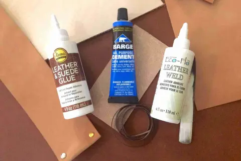 Trzy kleje do skóry: Aleene's Leather & Suede Glue, Barge All Purpose Cement i Eco-Flo Leather Weld. Idealne, by dowiedzieć się, czym skleić skórę.