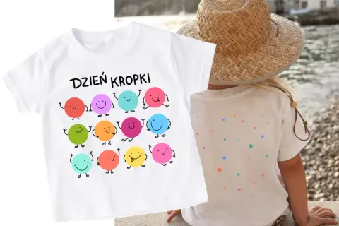 Biała koszulka z napisem "Dzień Kropki" i wesołymi kropkami. Jak zrobic kropki na koszulce? Proste wzory dla dzieci.